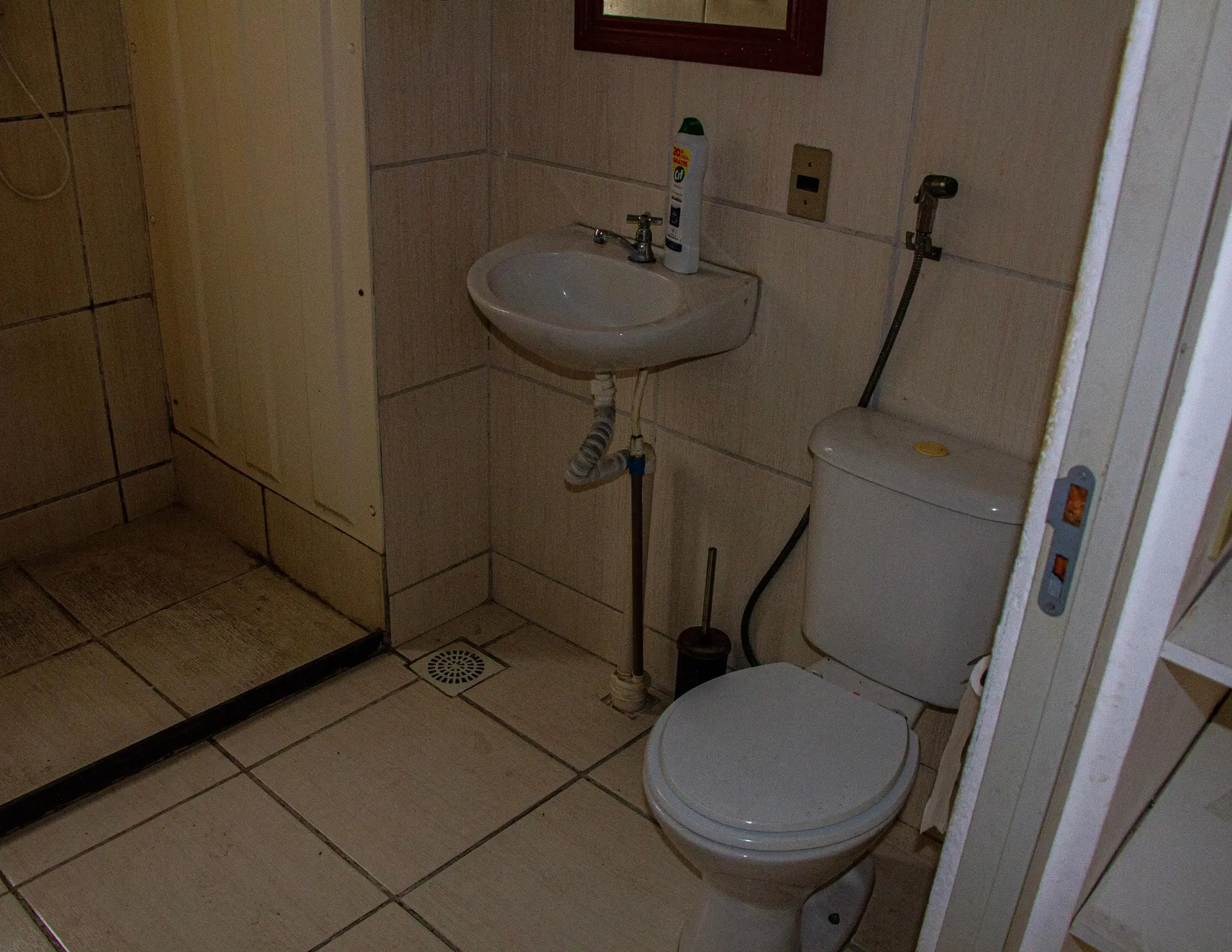 Unfurnished 2-bedroom apartment with pets allowed — photo 6