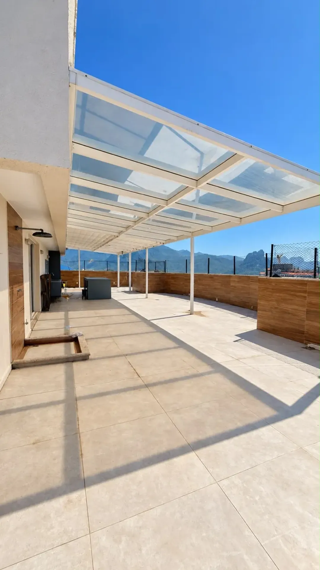 3-bedroom apartment with a mountain view in Rio de Janeiro — photo 10