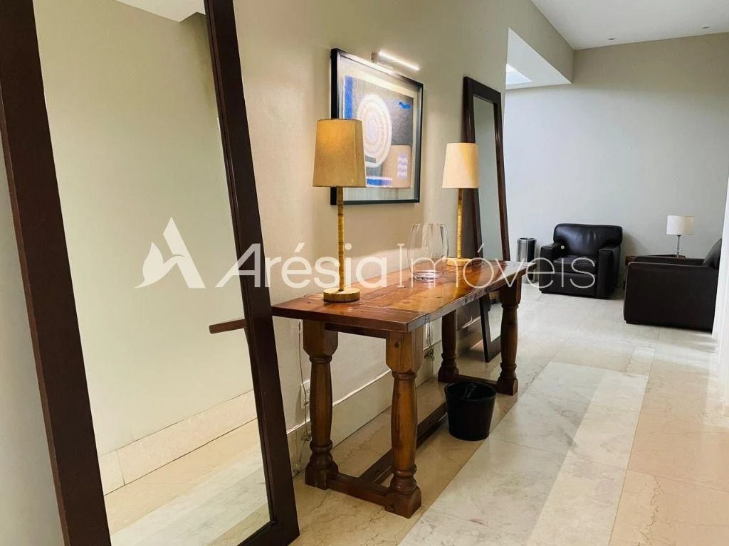 2-bedroom apartment in a building with a pool — photo 3