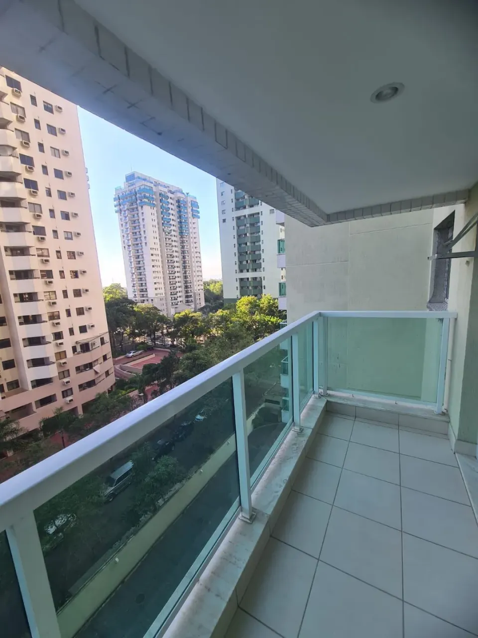 Furnished apartment with 2 bedrooms and parking spot — photo 12
