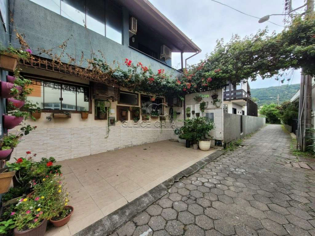 Apartment with 8 en-suite bedrooms and 480 m² — photo 4