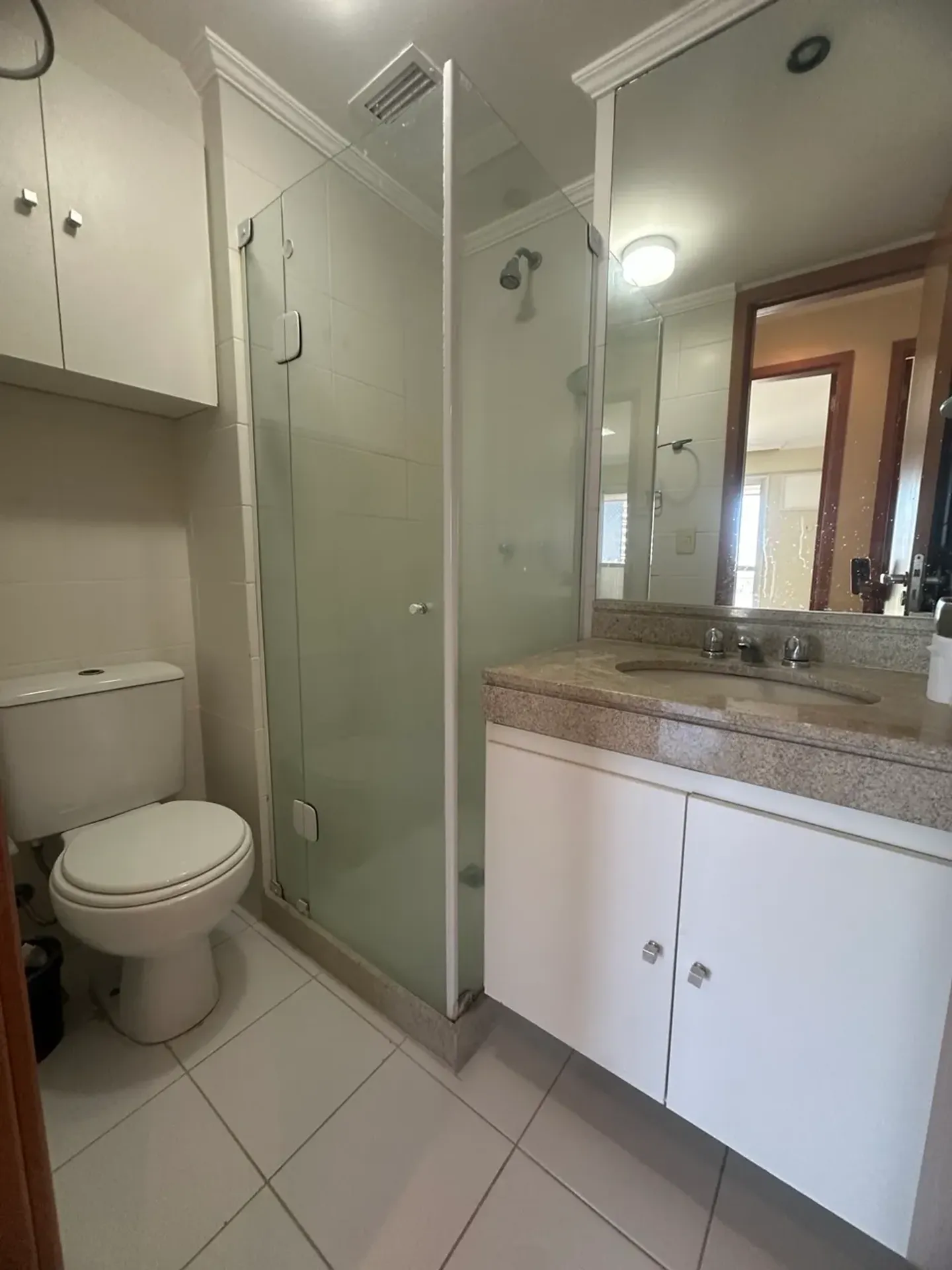 Furnished 3-bedroom apartment with 3 bathrooms — photo 4