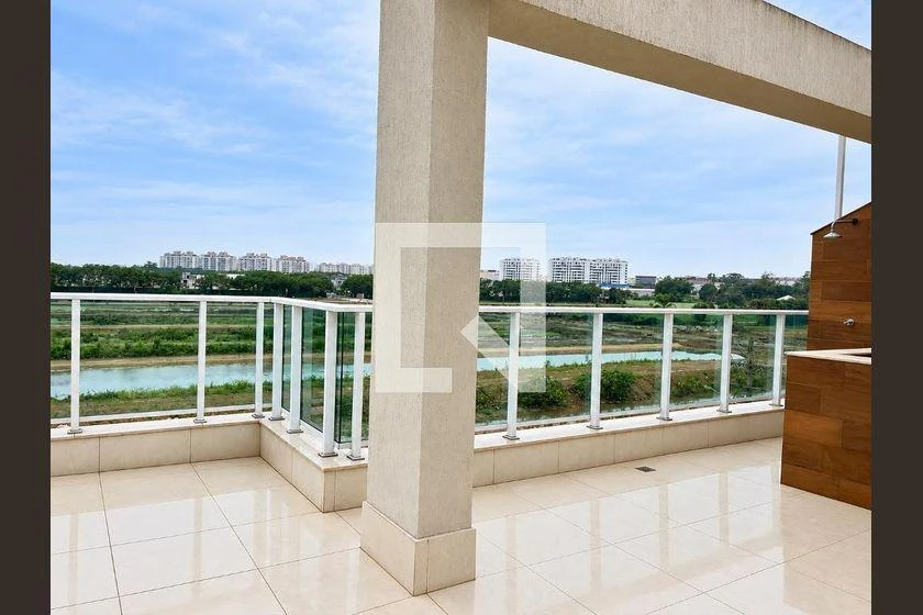 Furnished apartment, 148 m², with a glass-enclosed balcony — photo 4