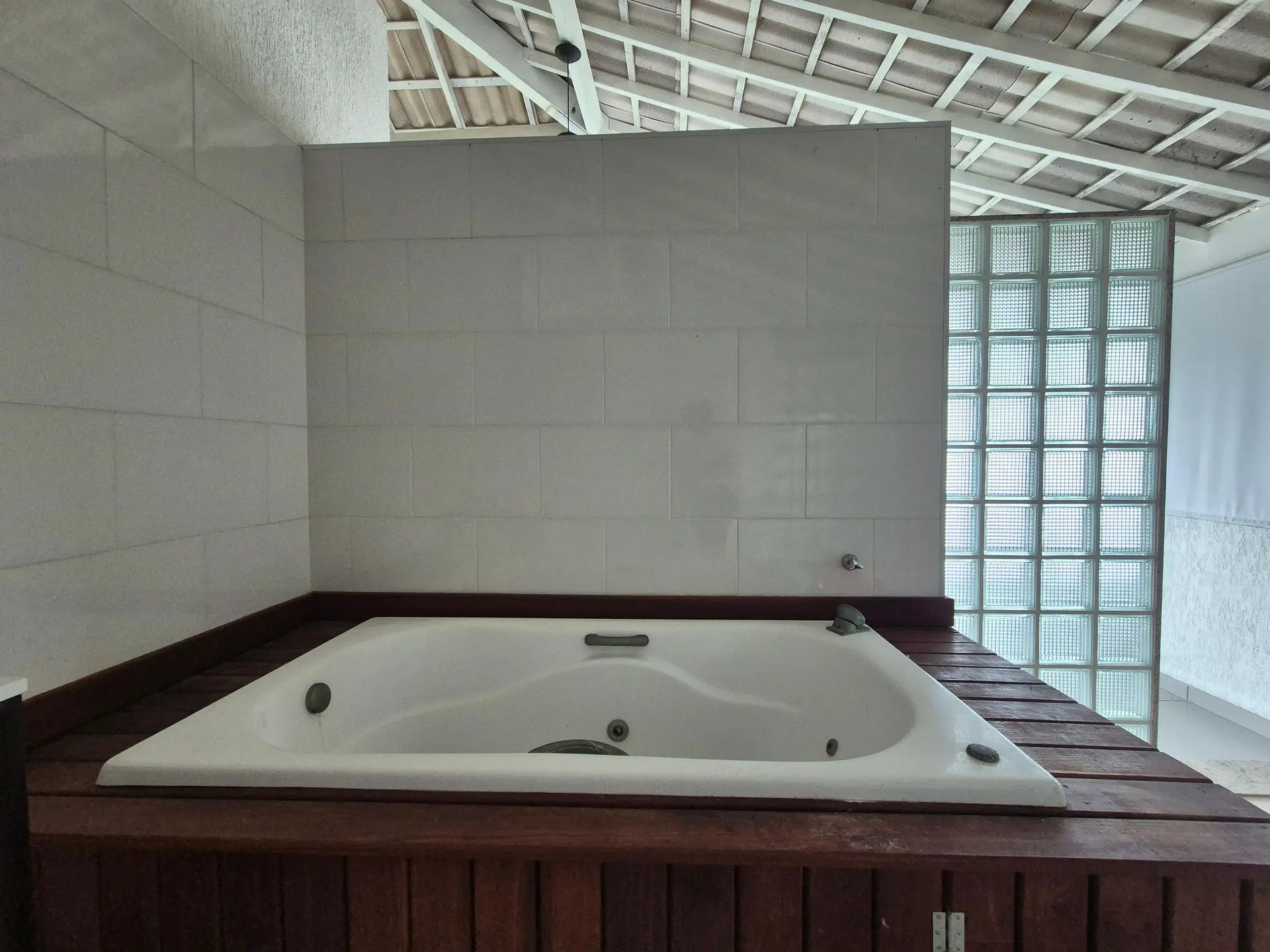4 quartos e jacuzzi: casa de 318 m² — photo 74