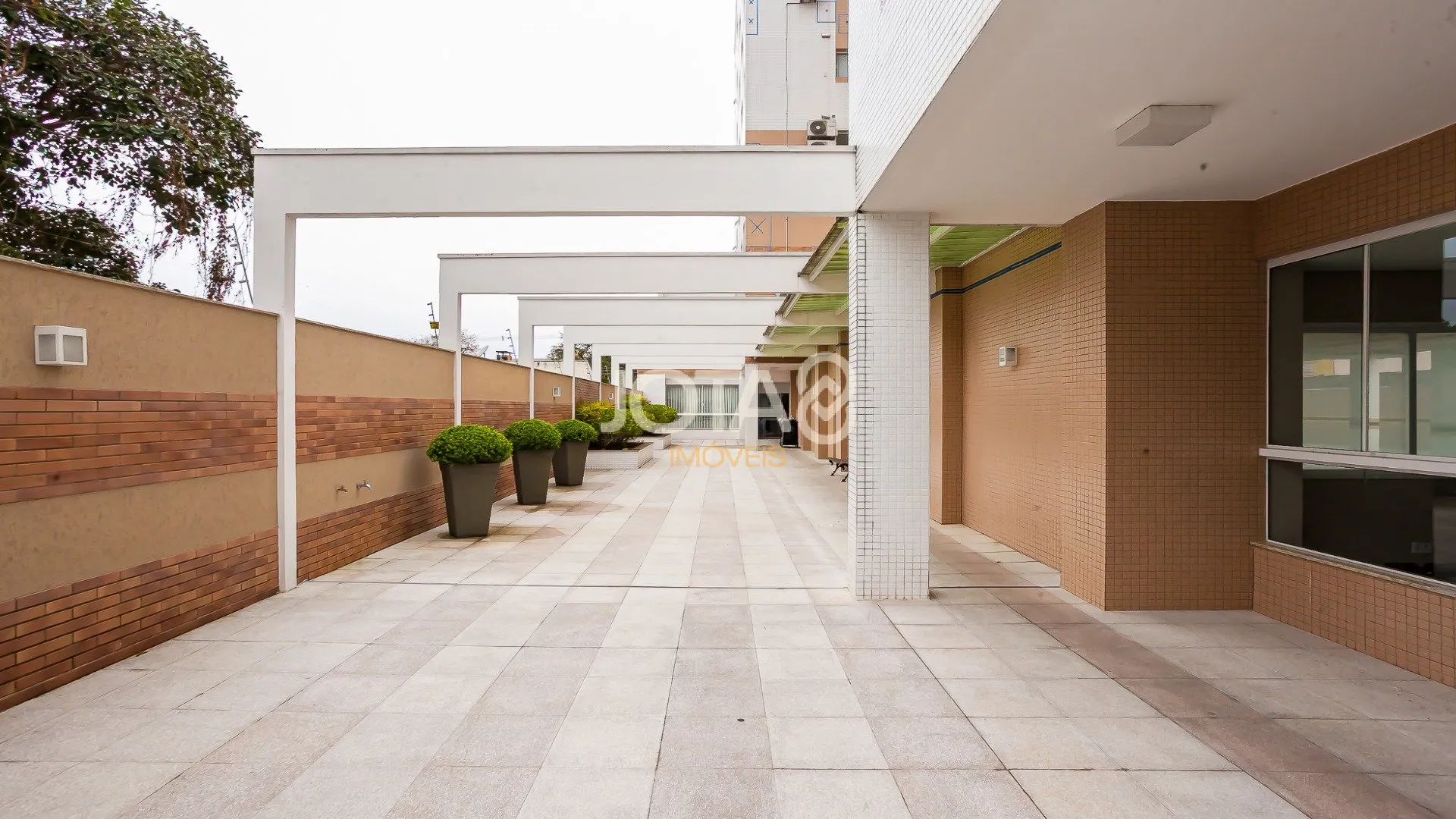 Furnished apartment with 131 m², 2 bedrooms and 3 baths — photo 21
