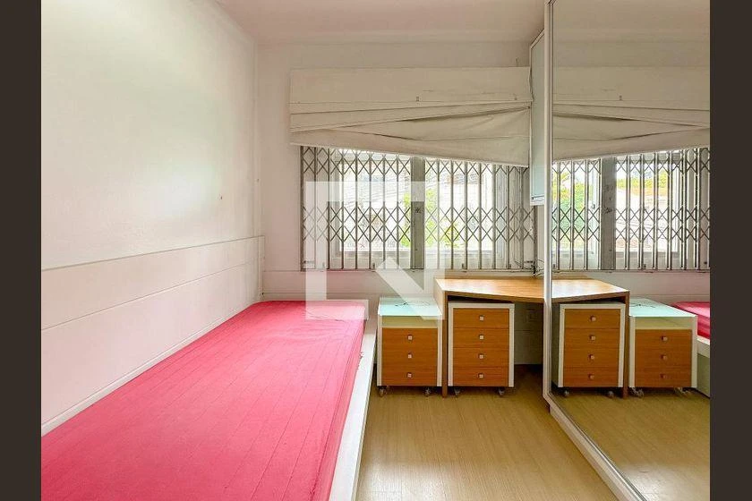 Furnished house, 250 m², with a bathtub — photo 25