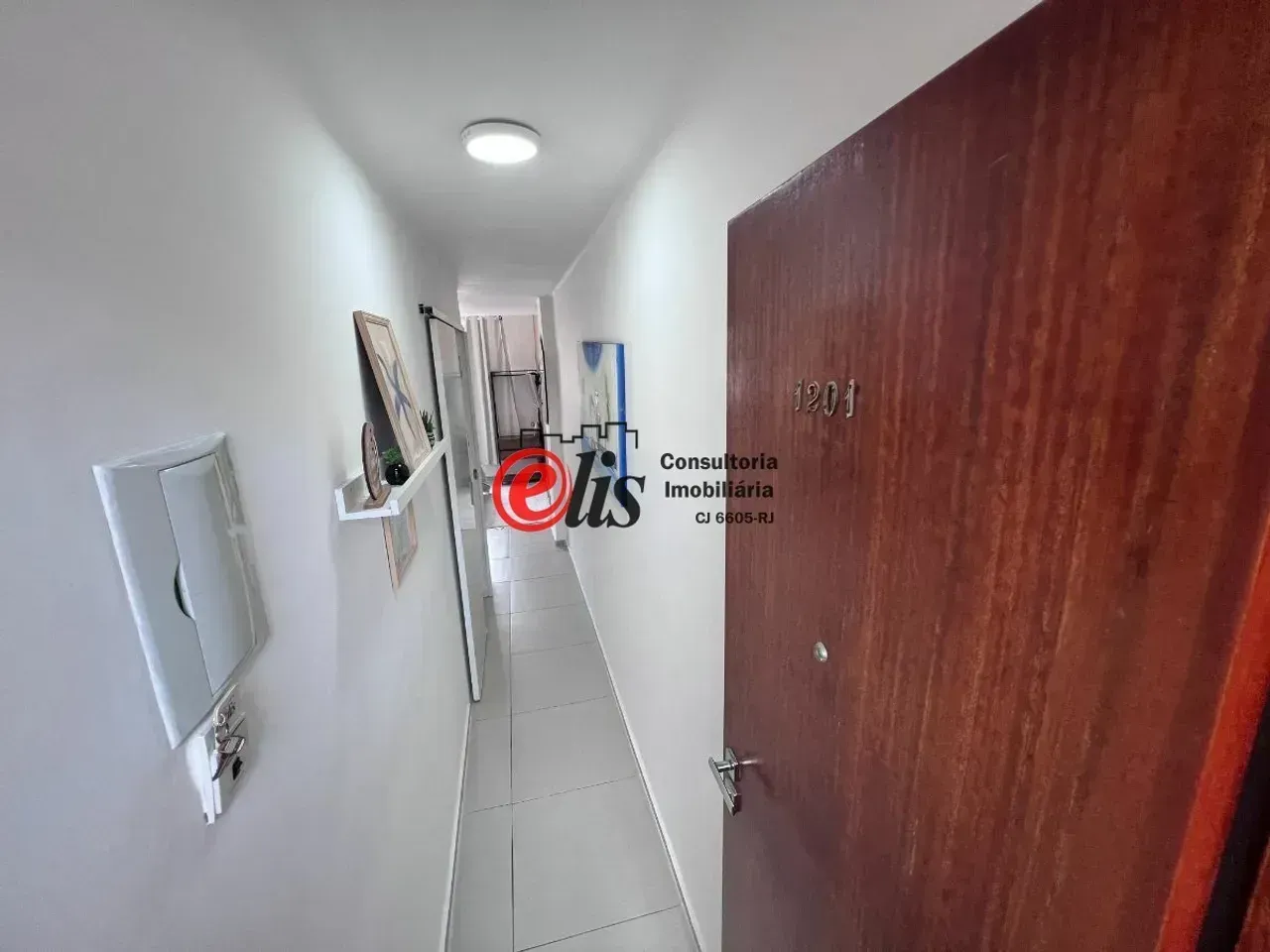 Furnished 1-bedroom apartment with compact kitchenette — photo 8