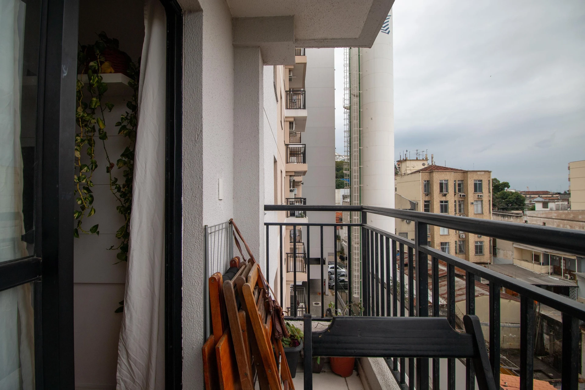 Apartamento mobiliado de 2 quartos com suíte e varanda — photo 22