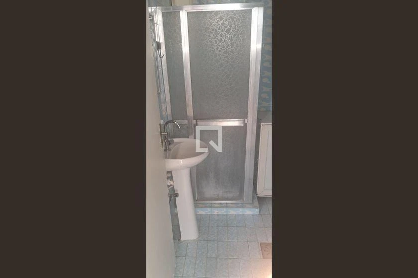 Apartamento para aluguel com 2 quartos e 1 banheiro — photo 5