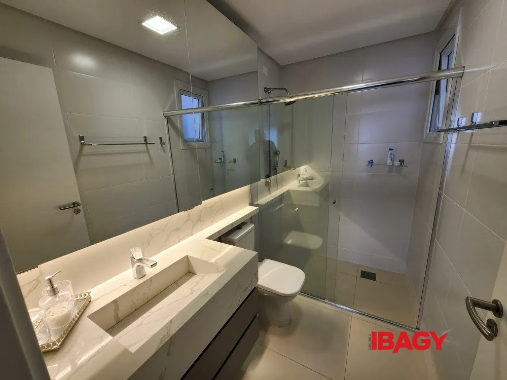 Apartamento de 3 quartos com máquina de lavar, Ingleses — photo 15