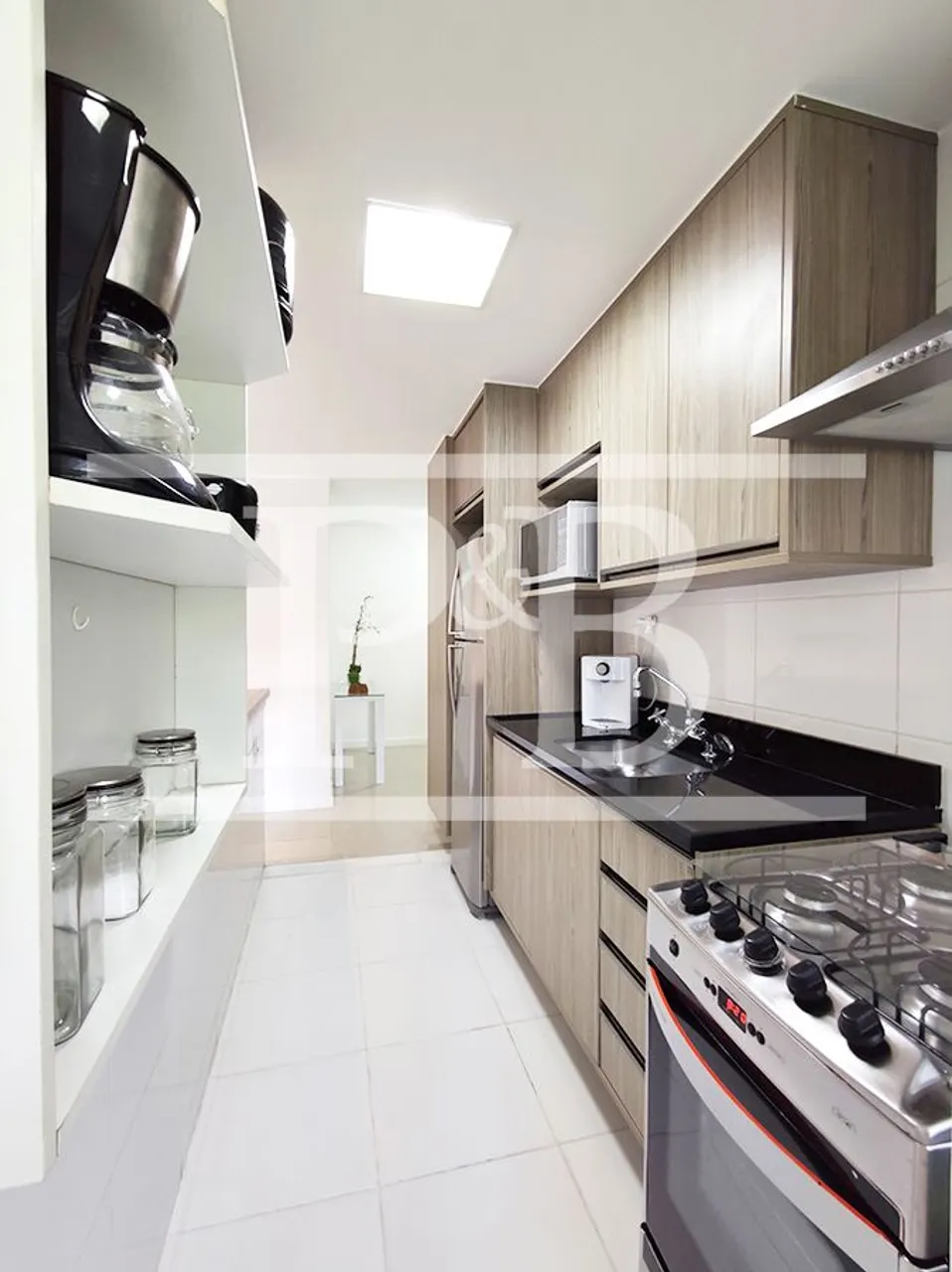 Furnished apartment with 2 bedrooms and 2 bathrooms — photo 8