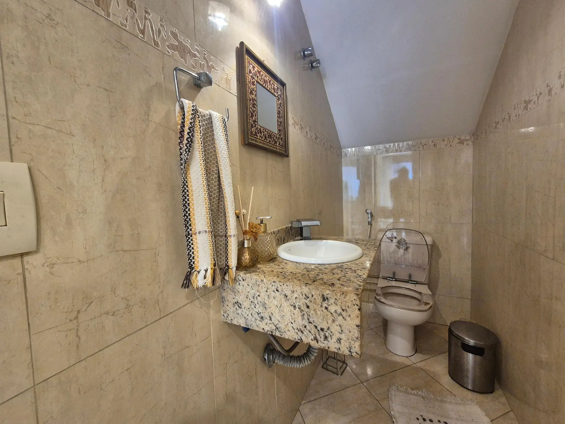 Jacuzzi in a 3-bedroom house, 400 m² — photo 47