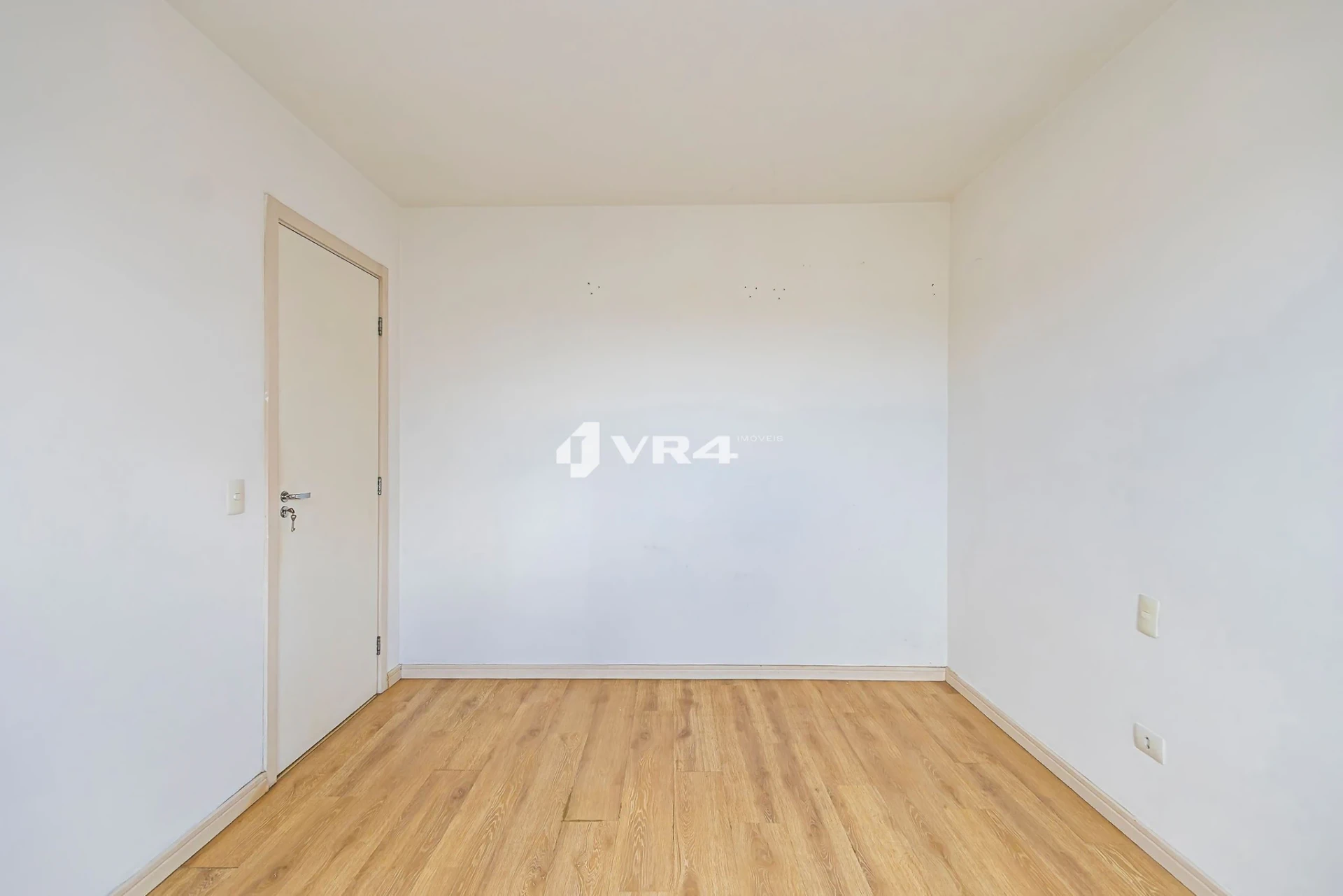 Furnished 1-bedroom apartment with 1 parking spot — photo 13