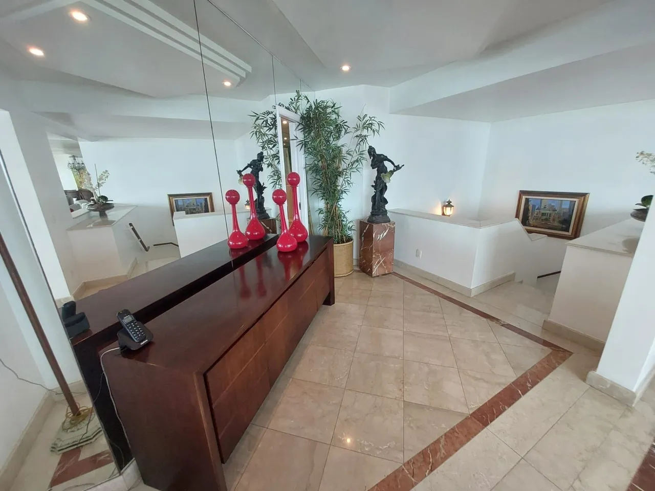 Furnished apartment with 2 bedrooms and glass balcony — photo 17