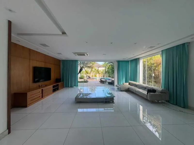 Furnished house with open-plan kitchen and 6 en-suites — photo 22