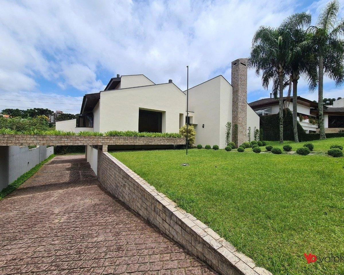 Condo house with 3 bedrooms and 5 bathrooms