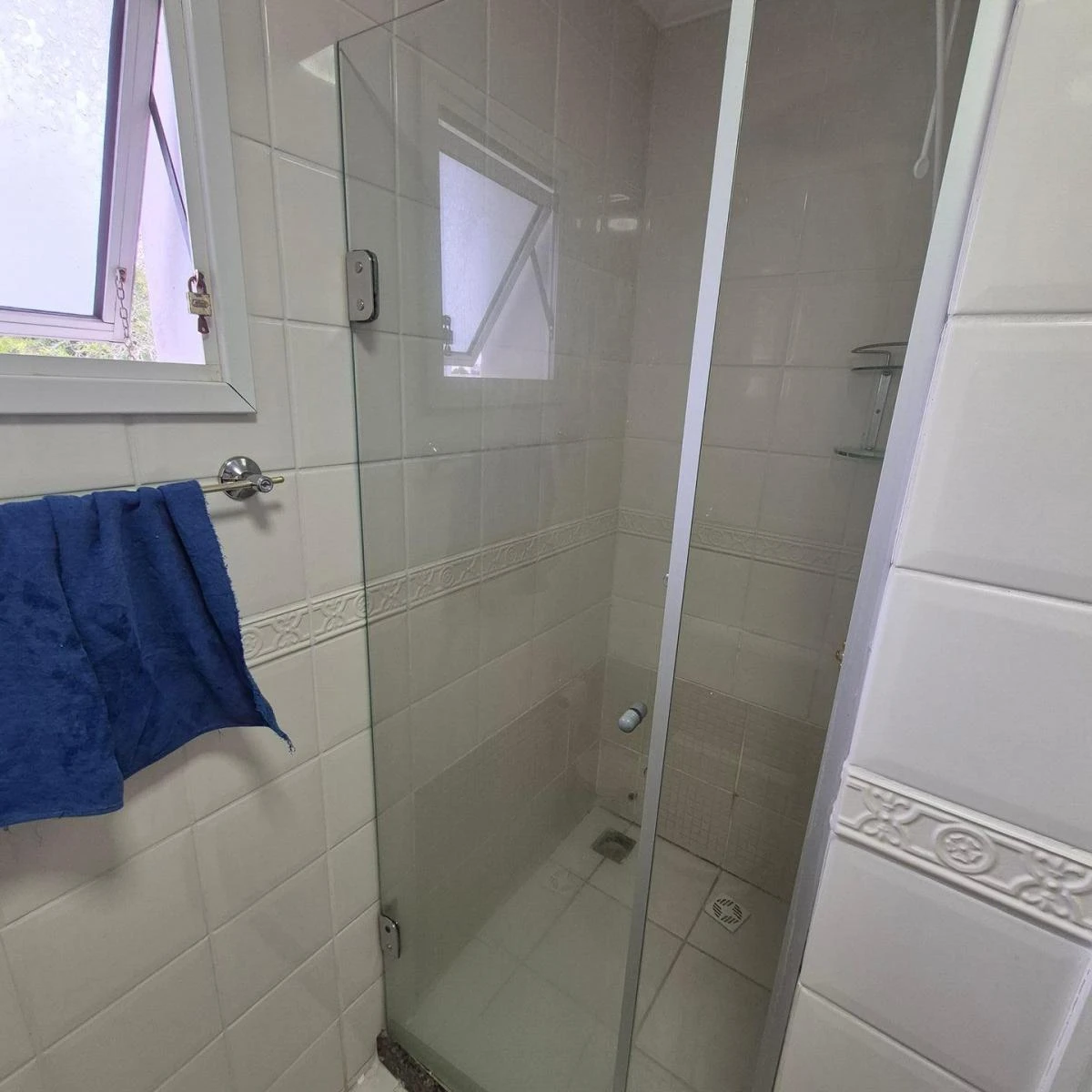 Furnished 3-bedroom apartment with covered parking — photo 35