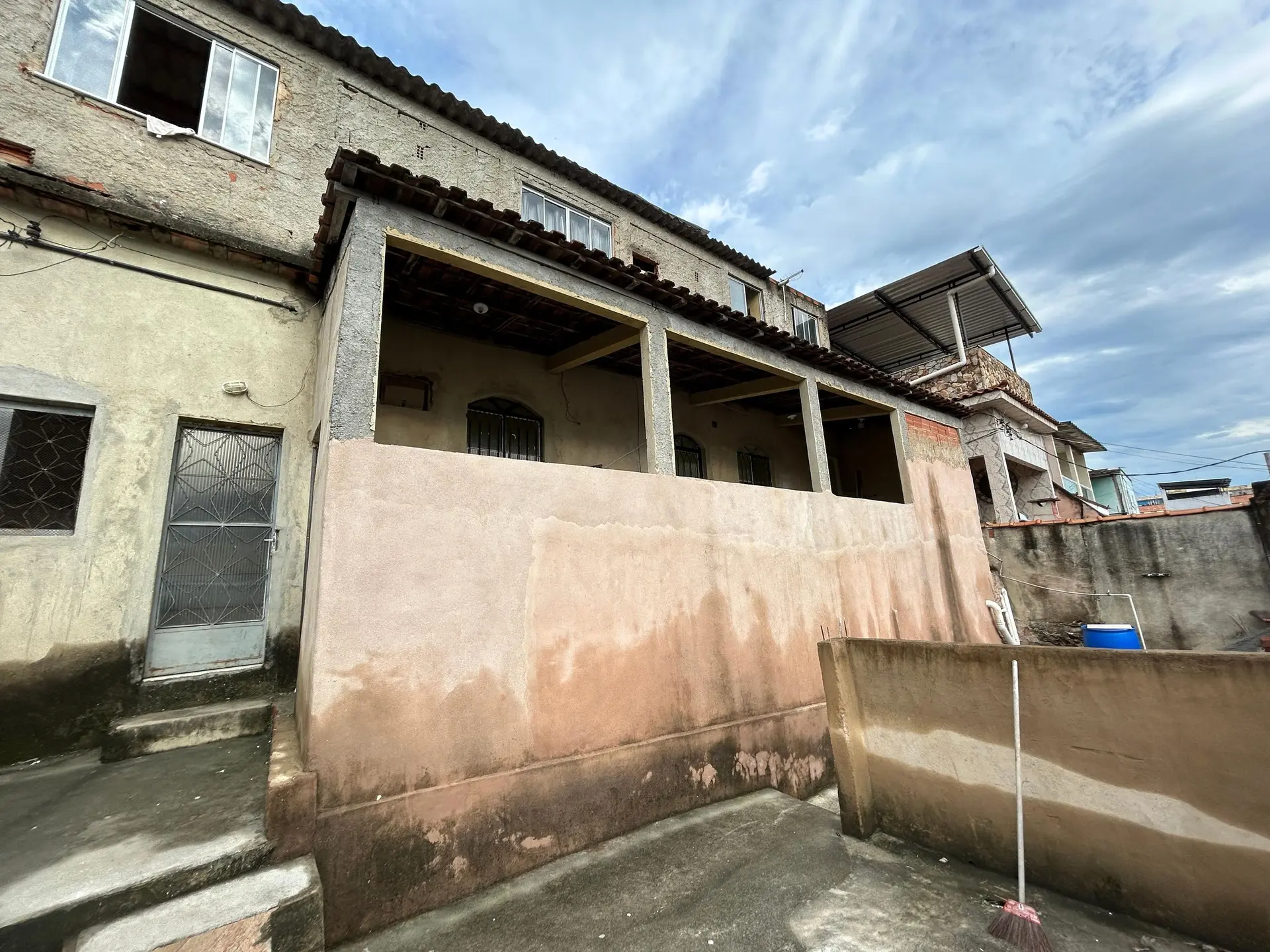 Unfurnished 1-bedroom house with a dedicated laundry area — photo 25
