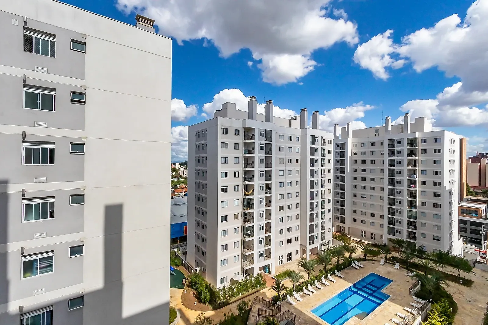 2-bedroom 63 m² apartment with a glass balcony — photo 71