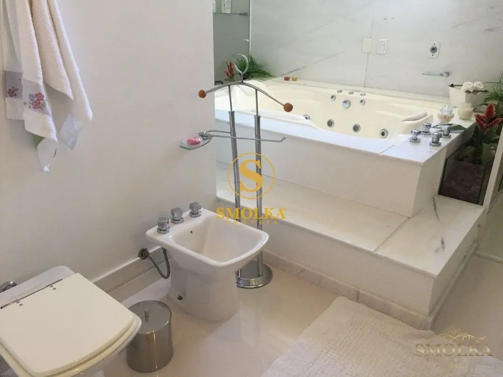 Casa amueblada de 787 m² con 5 suites y 6 plazas — photo 47