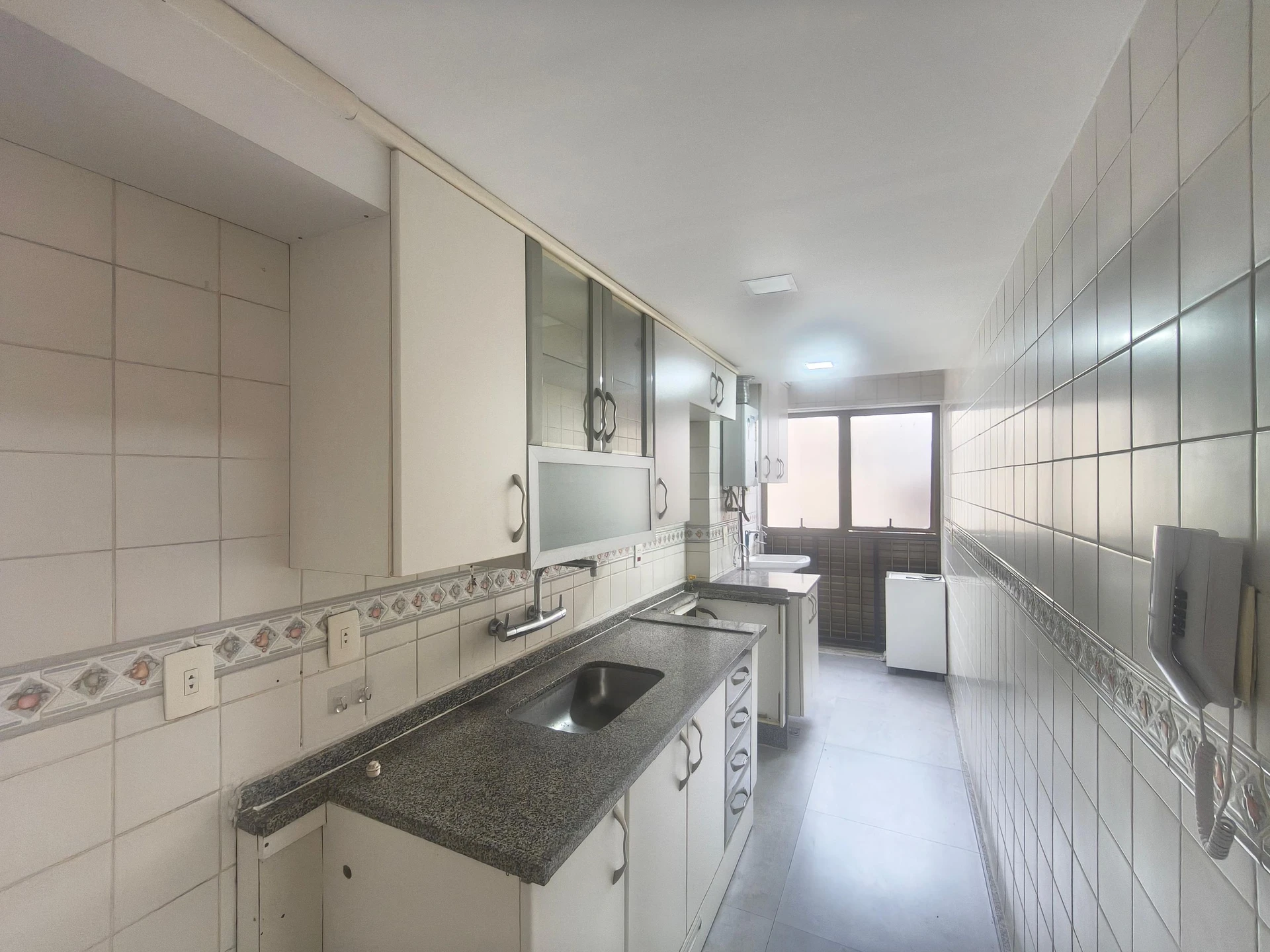 Балкон з грилем та 2 спальні: квартира 129 м² — photo 14