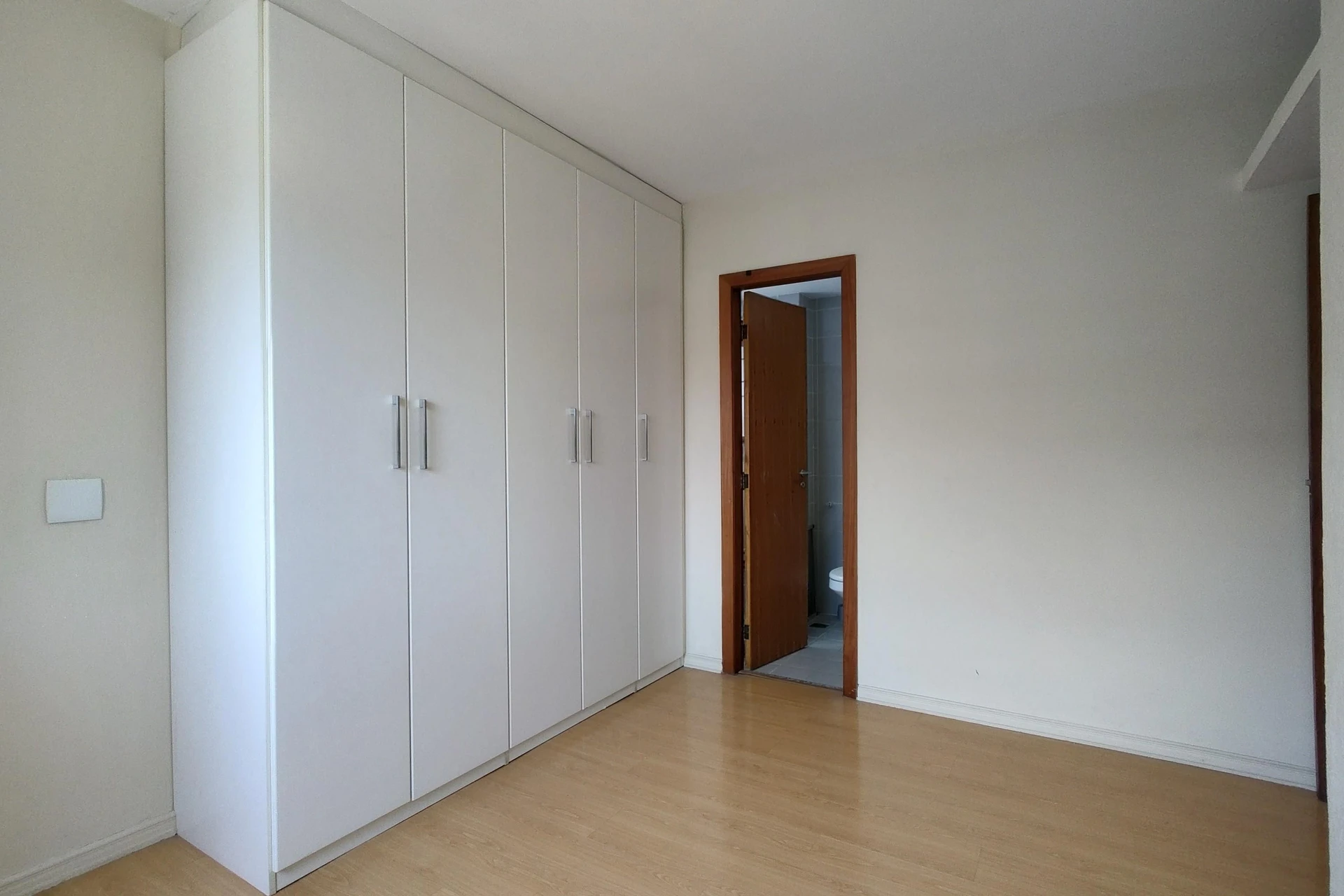 99 m² apartment with a water view and a washing machine — photo 25