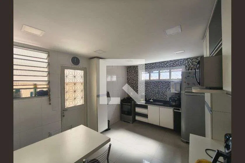 Затишний будинок 197 м² з 3 спальнями і двором — photo 2