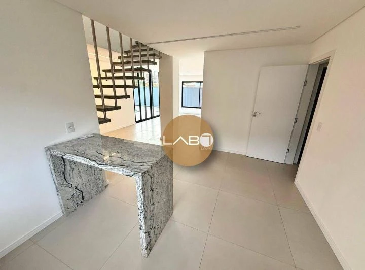 Дом с 4 спальнями с ванной и площадью 490 м² — photo 5