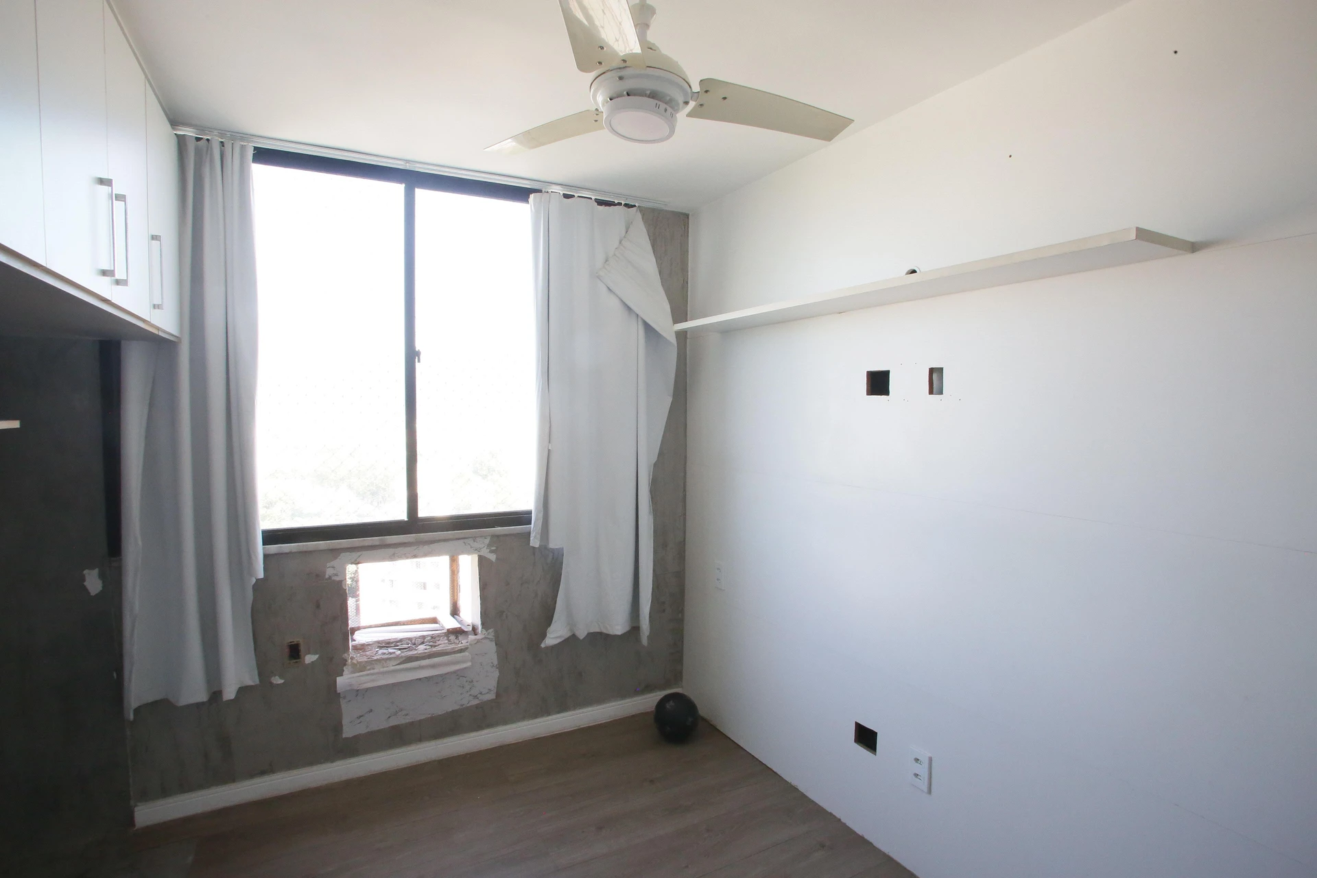 3-bedroom apartment with a balcony and 1 parking space — photo 12