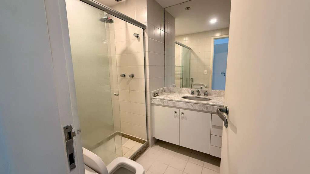 Apartment with 3 en-suites and 5 bathrooms, 149 m² — photo 17