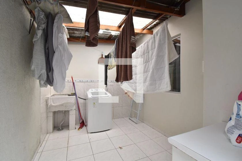 2-bedroom house with a washing machine — photo 13