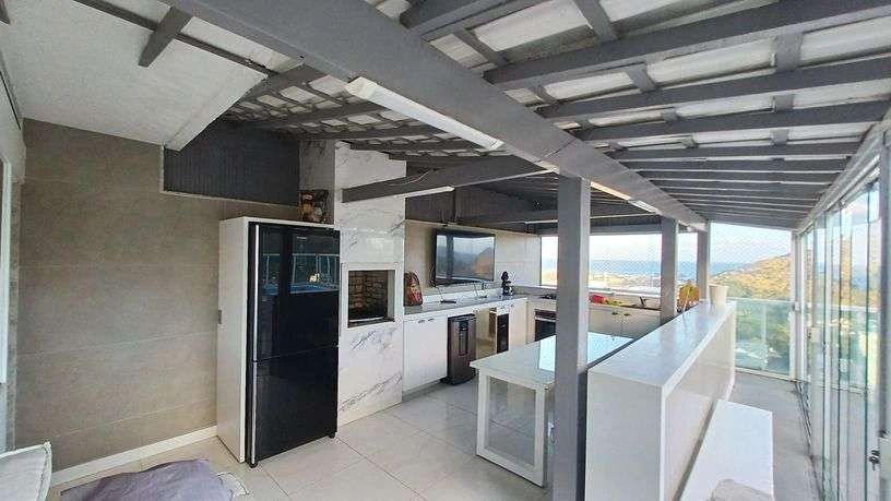 198 m² apartment with 4 bedrooms and integrated kitchen