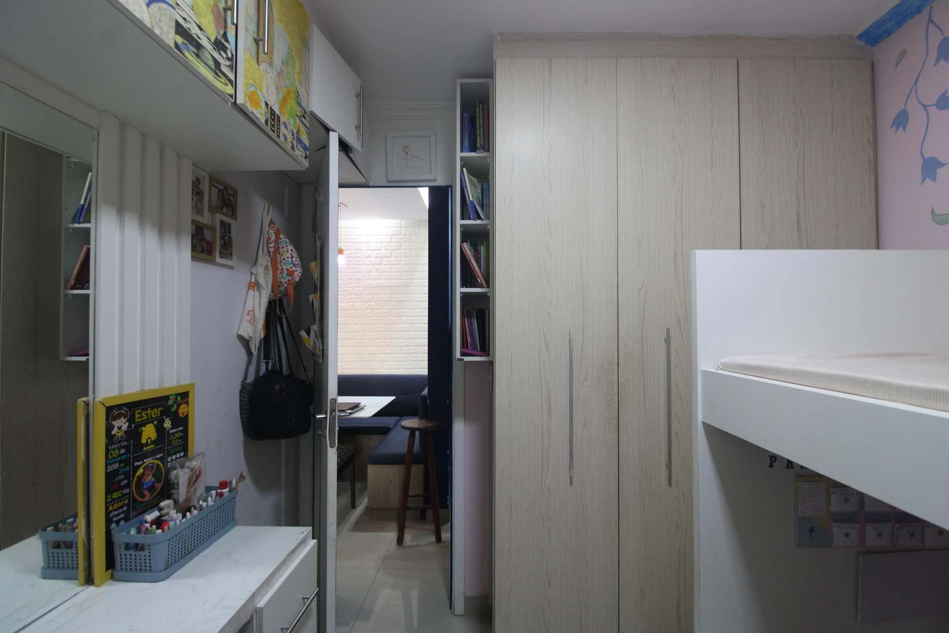 Furnished 2-bedroom apartment with a balcony — photo 11