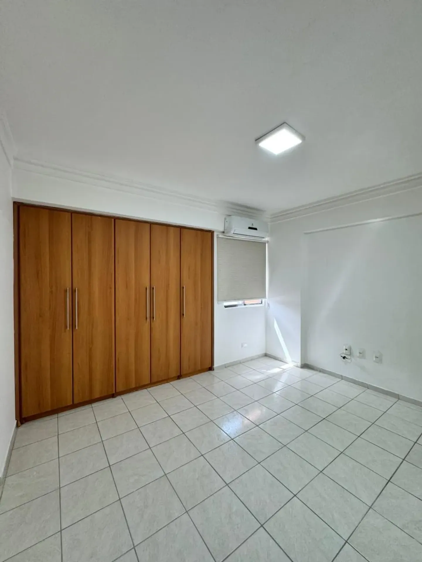 127 m² apartment with a separate kitchen and 3 bedrooms — photo 5
