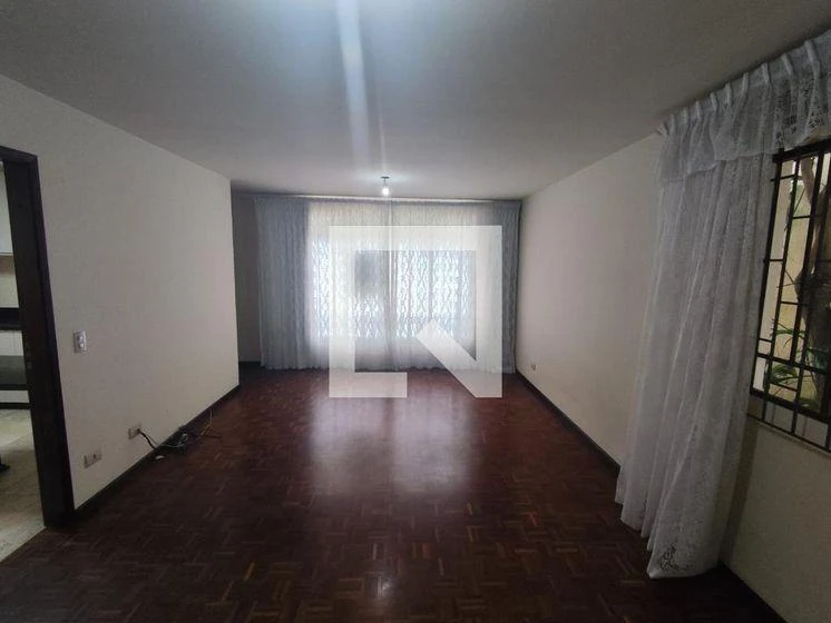 Casa con piso de madera o laminado en Curitiba — photo 6