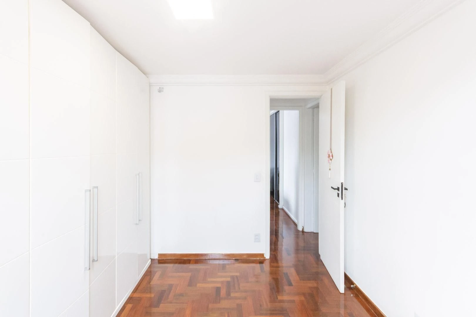 4-bedroom apartment with a mountain view in Rio de Janeiro — photo 18