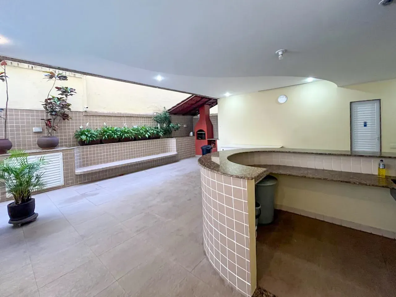 3-bedroom apartment with a washing machine — photo 11