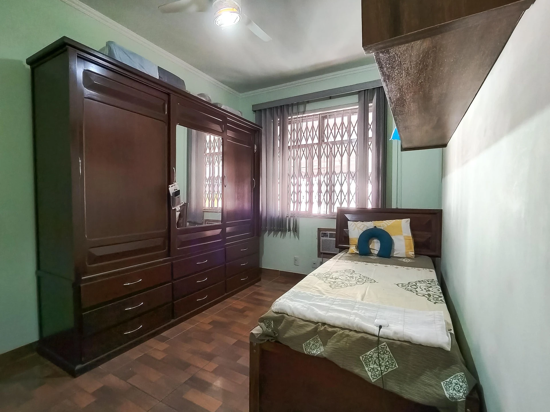 Furnished 3-bedroom apartment with 2 bathrooms — photo 9