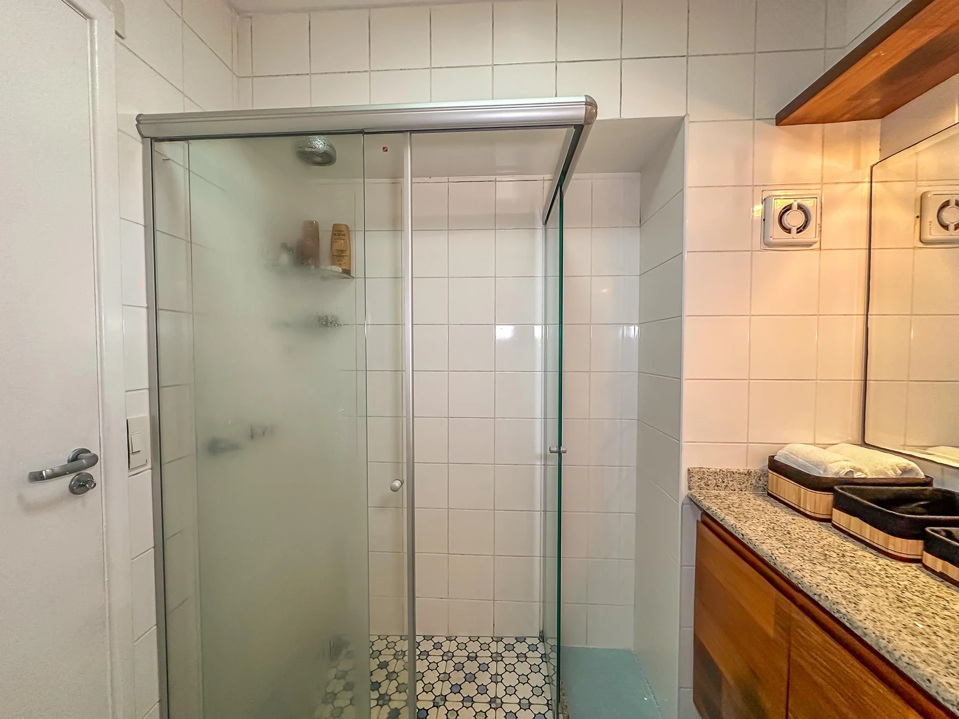 Furnished 2-bedroom apartment with open views — photo 45