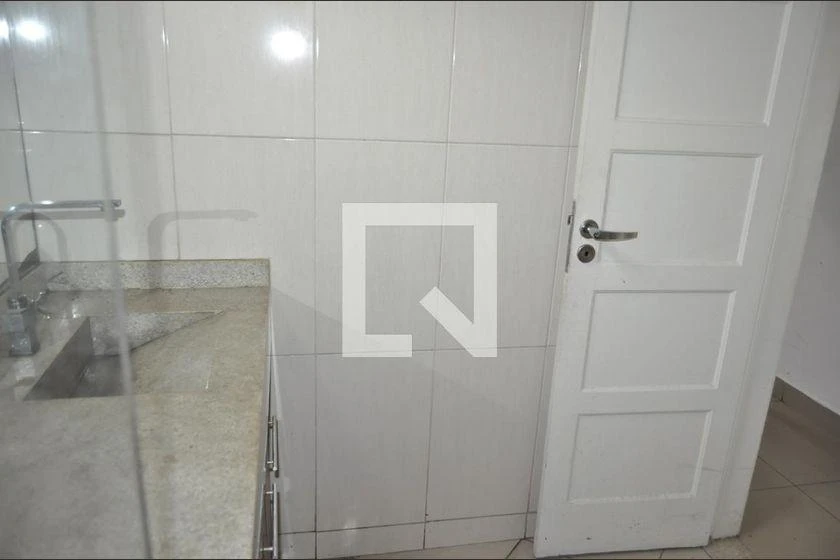 Casa para alugar com 3 quartos, varanda e 110 m² — photo 31