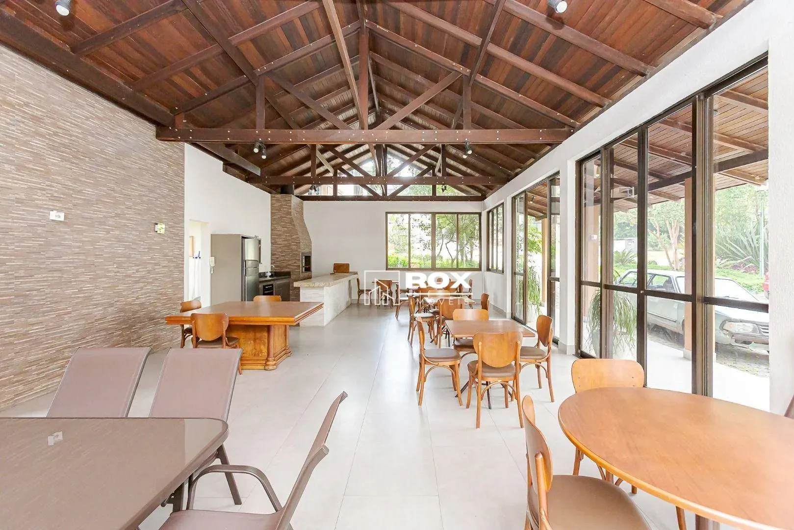 Unfurnished 598 m² house with 6 parking spaces — photo 53