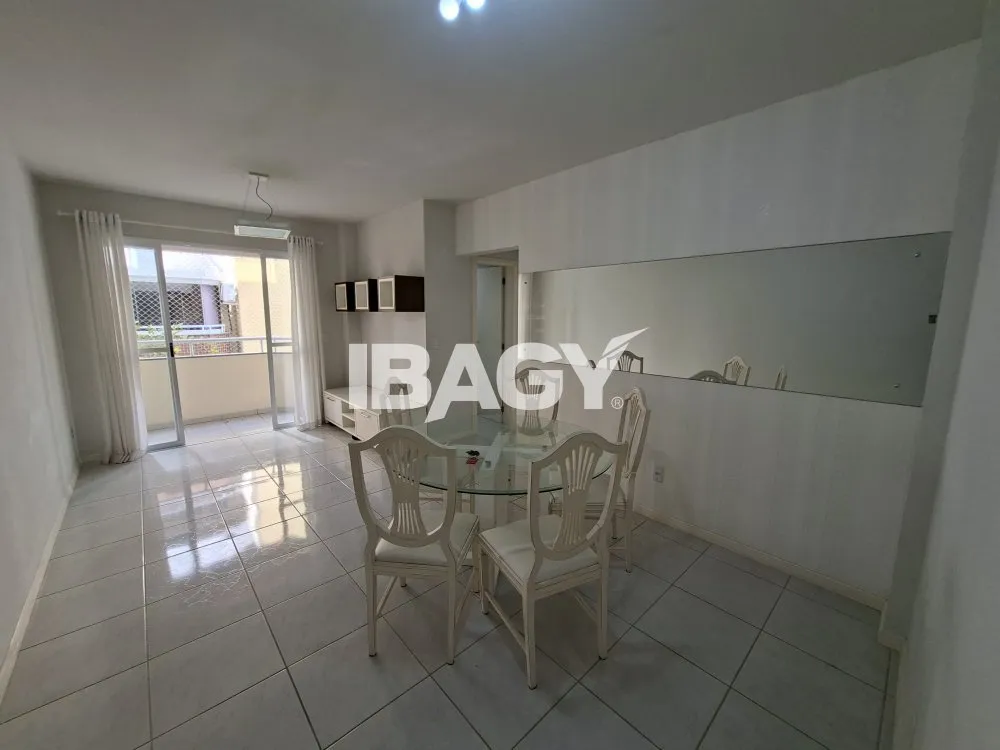 Furnished 2-bedroom apartment with a balcony — photo 8