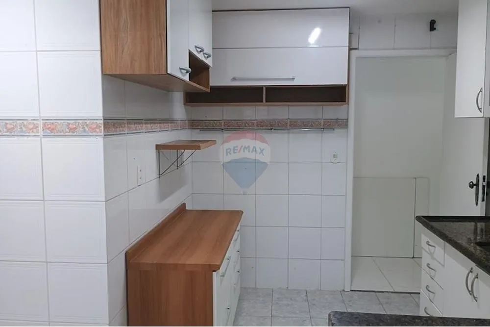 Квартира з 3 спальнями та заскленим балконом — photo 40