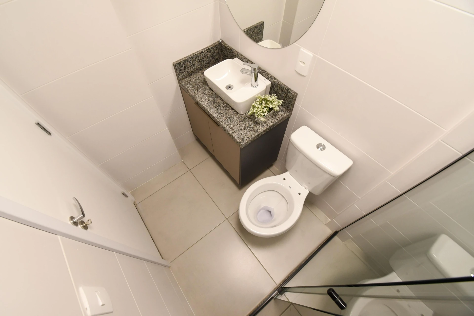 2-bedroom apartment with wood or laminate floors in Curitiba — photo 5