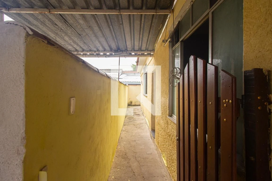Unfurnished house with 2 bedrooms and 1 tiled bath — photo 13
