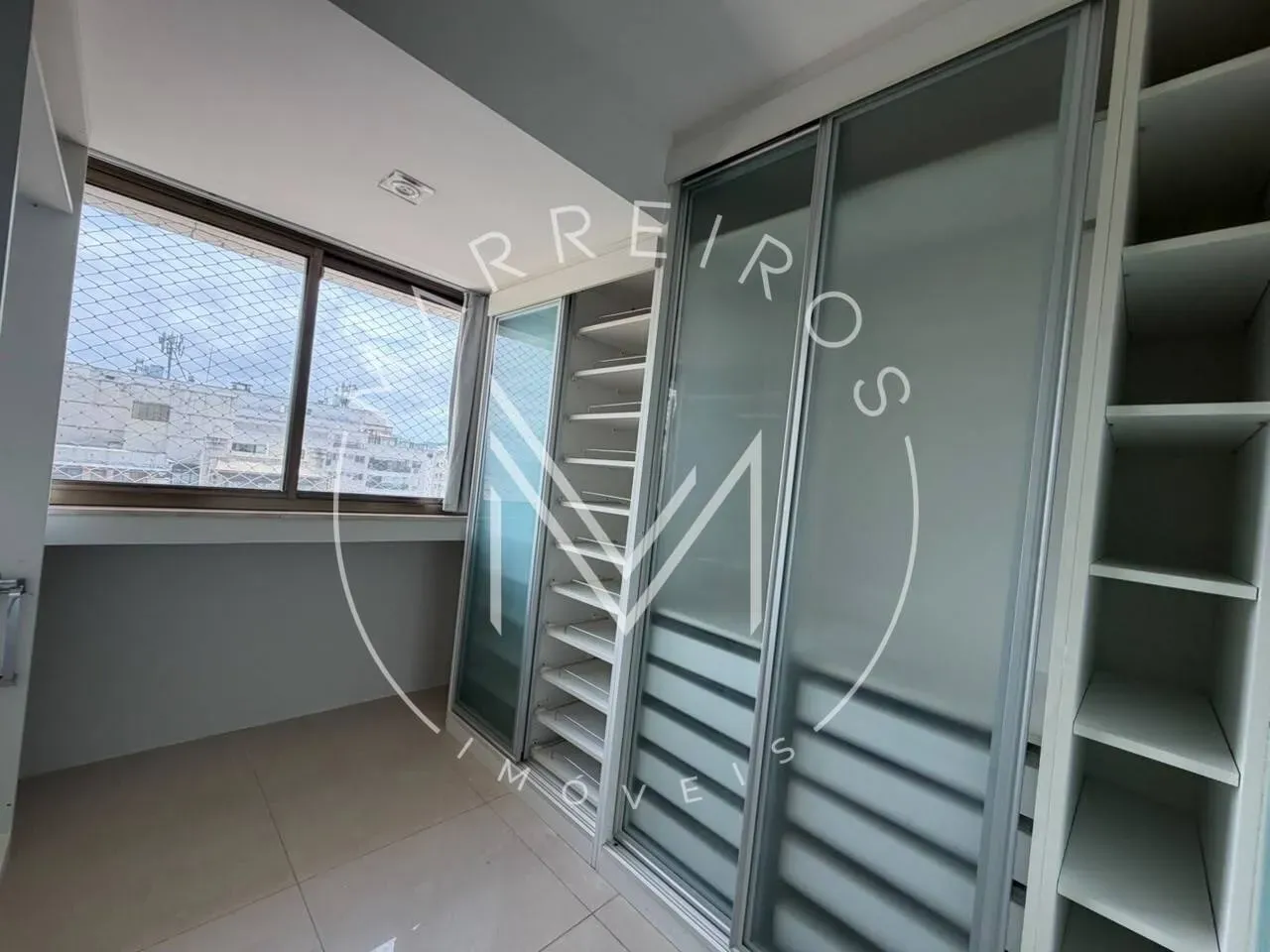 4-bedroom apartment in a building with a sauna — photo 11