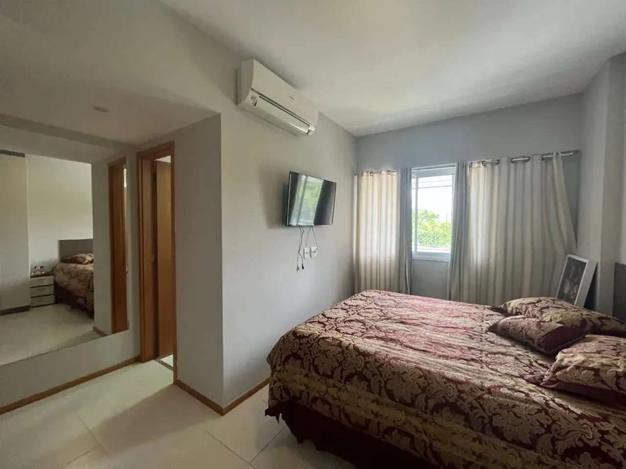 Apartamento mobiliado com 3 quartos e varanda de vidro — photo 10