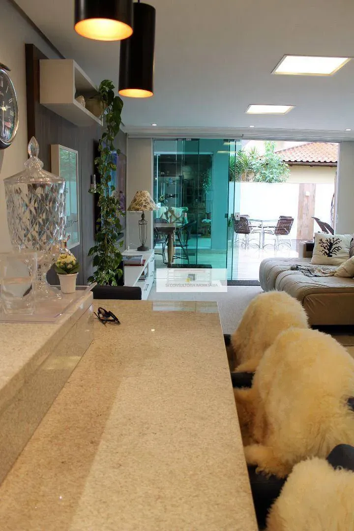 Furnished house with 4 en-suite bedrooms and private garden — photo 8