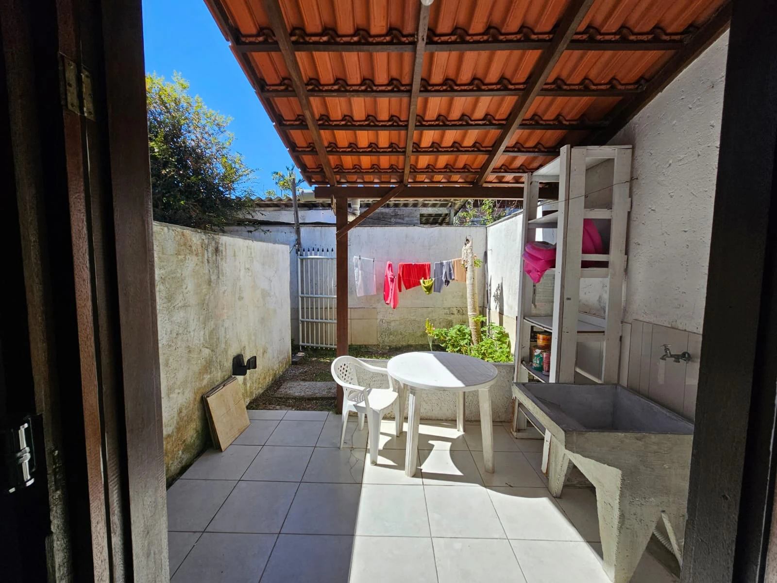 1-bedroom house with fitted kitchen on the 2nd floor