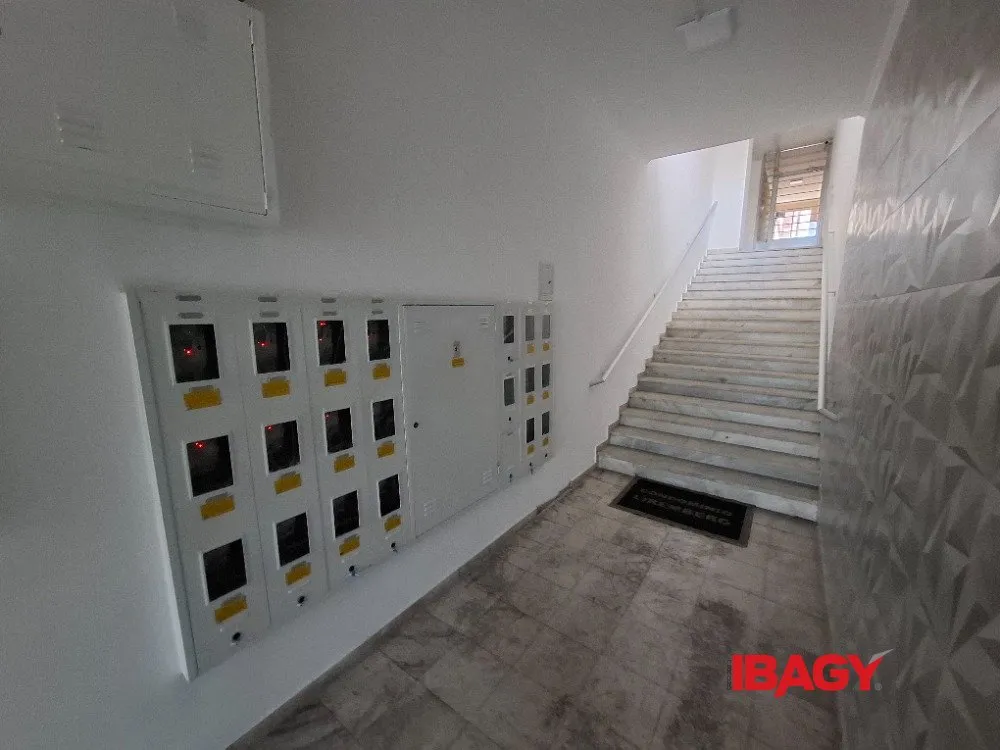 Apartamento de 4 dormitorios con chimenea y 1 suite — photo 4